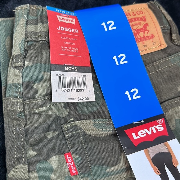 Boys camo jogger NWT LEVI’s - Picture 2 of 5